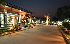โรงแรม ผกาวัลย์